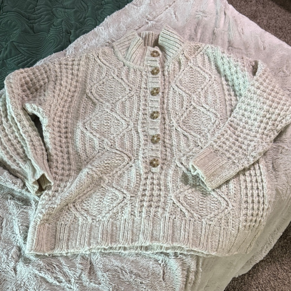 American Eagle Cozy Cream Cable Knit Sweater